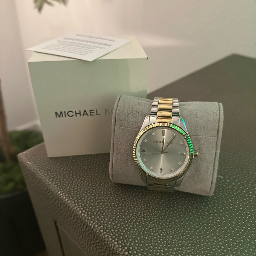 MICHAEL KORS TRENDY GOLD & SILVER WATCH